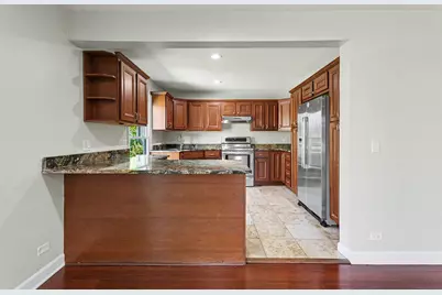 8 Greenvale Road SE, Vernon Hills, IL 60061 - Photo 9