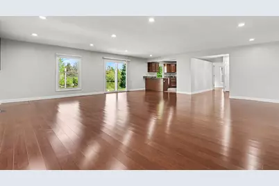 8 Greenvale Road SE, Vernon Hills, IL 60061 - Photo 3