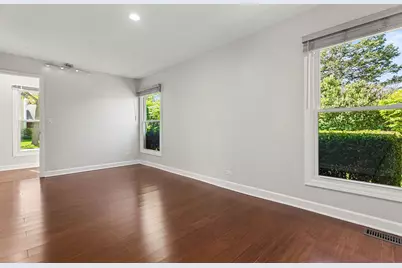 8 Greenvale Road SE, Vernon Hills, IL 60061 - Photo 15