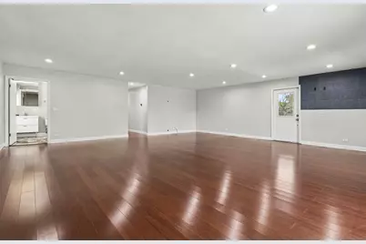 8 Greenvale Road SE, Vernon Hills, IL 60061 - Photo 7