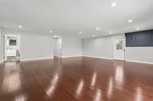 8 Greenvale Road SE, Vernon Hills, IL 60061 - Photo 7