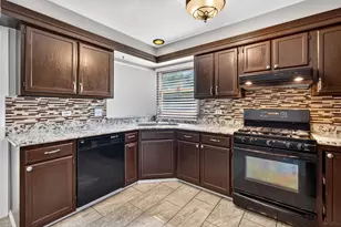1560 Colorado Ave, Aurora, IL 60506 - Photo 13