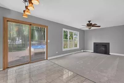 1560 Colorado Avenue, Aurora, IL 60506 - Photo 15