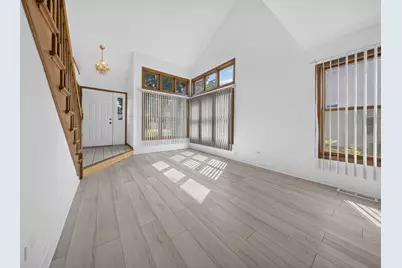 1560 Colorado Avenue, Aurora, IL 60506 - Photo 9
