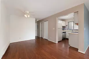 425 Berkshire Dr, Crystal Lake, IL 60014 - Photo 5