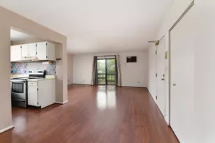 425 Berkshire Dr, Crystal Lake, IL 60014 - Photo 7