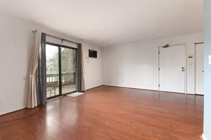 425 Berkshire Dr, Crystal Lake, IL 60014 - Photo 3