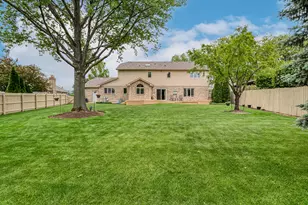 8320 Cloverview Dr, Tinley Park, IL 60477 - Photo 3