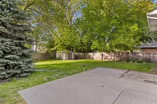815 Jenkisson Ave, Lake Bluff, IL 60044 - Photo 25