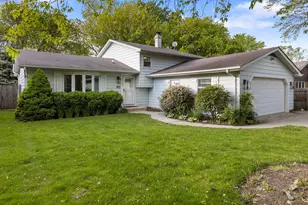 815 Jenkisson Ave, Lake Bluff, IL 60044 - Photo 1