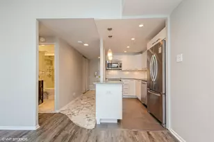 175 E Delaware Pl, Chicago, IL 60611 - Photo 5
