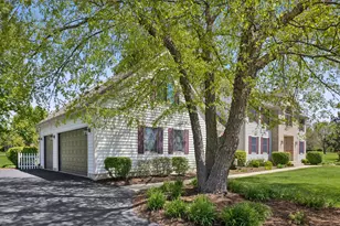 36W793 Red Gate Ct, Saint Charles, IL 60175 - Photo 5