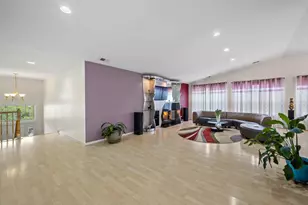 377 Bay Tree Cir, Vernon Hills, IL 60061 - Photo 9