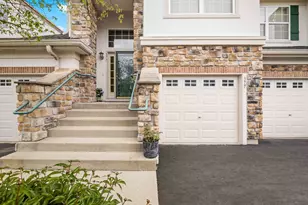 377 Bay Tree Cir, Vernon Hills, IL 60061 - Photo 3