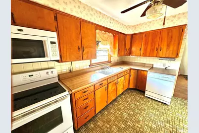 1 Charles Drive, Centralia, IL 62801 - Photo 7