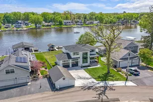 1617 Sunnyside Beach Dr, Johnsburg, IL 60051 - Photo 11