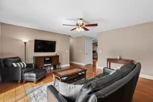 36338 N Douglas Terrace, Gurnee, IL 60031 - Photo 7
