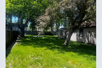814 Iowa Avenue, Aurora, IL 60506 - Photo 3
