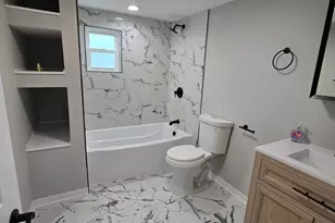 10615 Schubert Ave, Melrose Park, IL 60164 - Photo 9