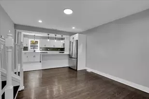 735 E 105th St, Chicago, IL 60628 - Photo 7