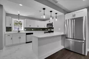 735 E 105th St, Chicago, IL 60628 - Photo 3