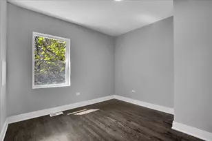 735 E 105th St, Chicago, IL 60628 - Photo 13