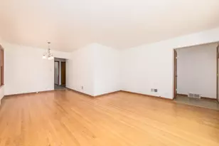 4846 W Foster Ave, Chicago, IL 60630 - Photo 7