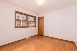 4846 W Foster Ave, Chicago, IL 60630 - Photo 15