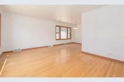 4846 W Foster Avenue, Chicago, IL 60630 - Photo 5