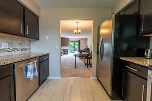 1010 Arlene Ct, Bloomington, IL 61701 - Photo 3