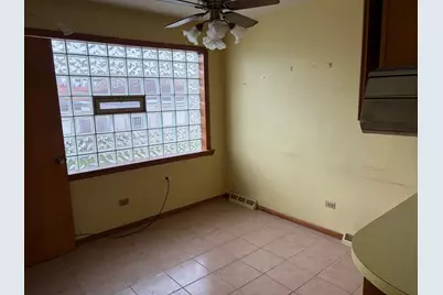 10031 S Forest Avenue, Chicago, IL 60628 - Photo 13