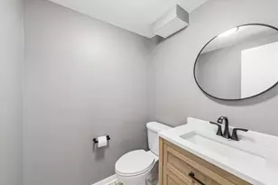 24 E Congress St, Villa Park, IL 60181 - Photo 15