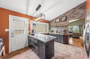 24 E Congress St, Villa Park, IL 60181 - Photo 7