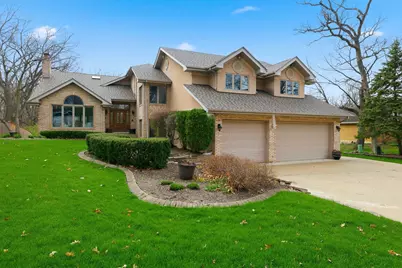 33 W Eureka Drive, Lemont, IL 60439 - Photo 1