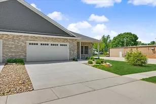 506 S 6th St, Fairbury, IL 61739 - Photo 3