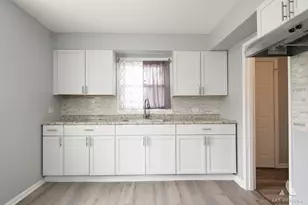 310 Paxton Ave, Calumet City, IL 60409 - Photo 3