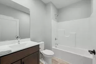 306 E Pine St, Fairbury, IL 61739 - Photo 33