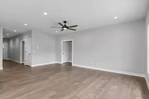 306 E Pine St, Fairbury, IL 61739 - Photo 15