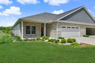 306 E Pine Street, Fairbury, IL 61739 - Photo 3