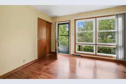 324 Birchwood Lane, Dekalb, IL 60115 - Photo 7