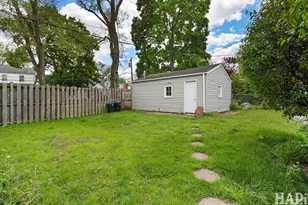428 S Lake Terrace, Mundelein, IL 60060 - Photo 9