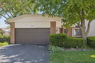 16343 Brementowne Dr, Tinley Park, IL 60477 - Photo 1