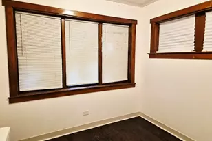 7826 S Bennett Ave, Chicago, IL 60649 - Photo 15