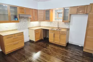 7826 S Bennett Ave, Chicago, IL 60649 - Photo 19