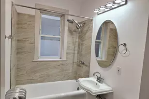 7826 S Bennett Ave, Chicago, IL 60649 - Photo 9
