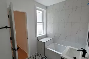 616 W Patterson Ave, Chicago, IL 60613 - Photo 11