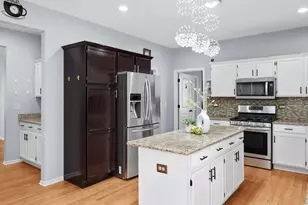 1208 Amaranth Dr, Naperville, IL 60564 - Photo 9