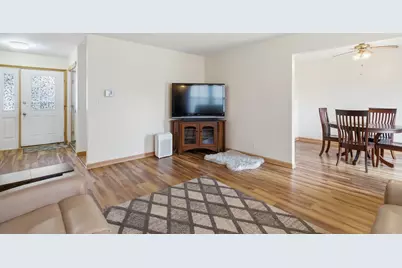 1375 Borden Drive, Elgin, IL 60120 - Photo 5