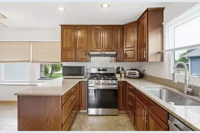 1375 Borden Drive, Elgin, IL 60120 - Photo 7