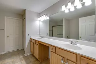 552 Saddlebrook Ln, Vernon Hills, IL 60061 - Photo 23